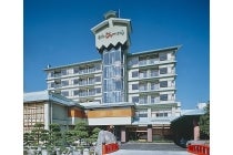 【名古屋駅・岡崎発】*1泊4食付き*たっぷりお花見の旅!『甲州 石和温泉の桜並木と身延山しだれ桜&御坂・桃の花』2